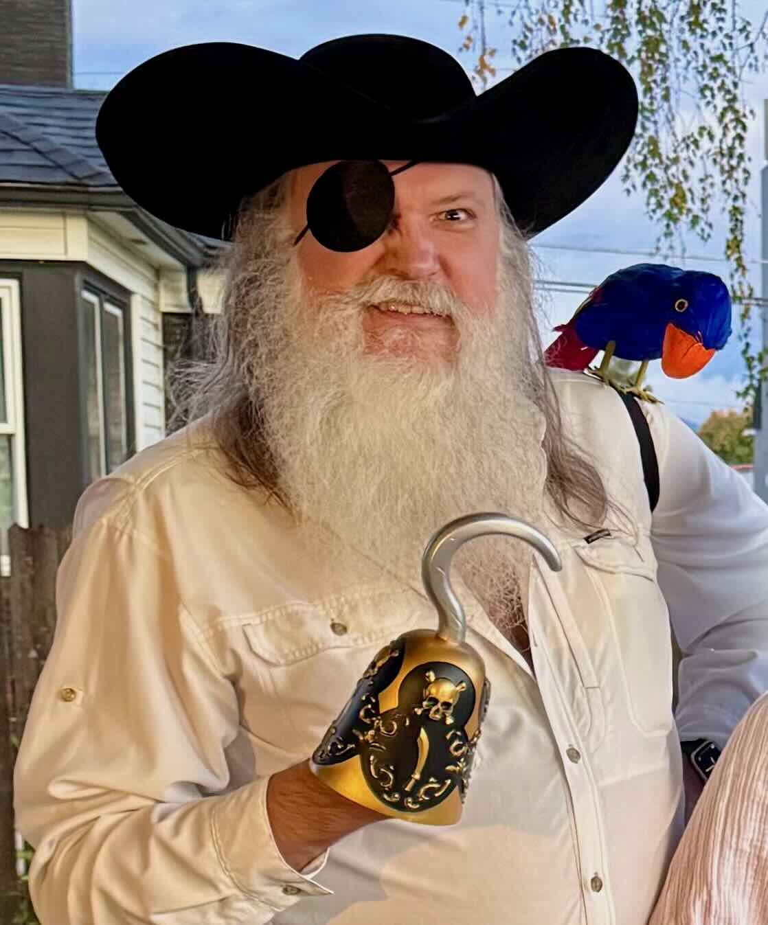 Starfinger as a pirate with a parrot